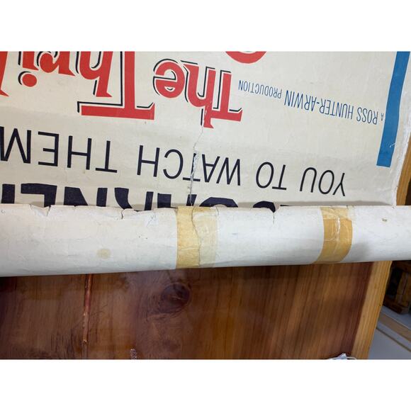 Vintage 1963 The Thrill of it All Movie Poster Doris Day James Garner Universal - Picture 11 of 13